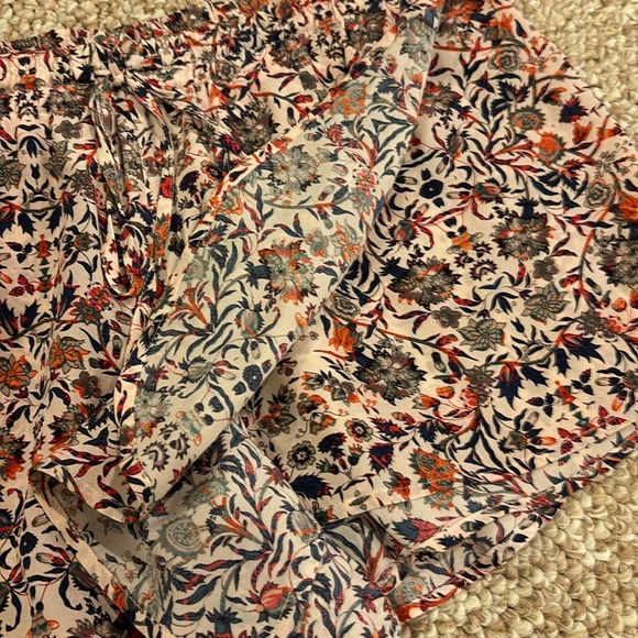 Set of two intermix shorts size xs. - Picture 7 of 7